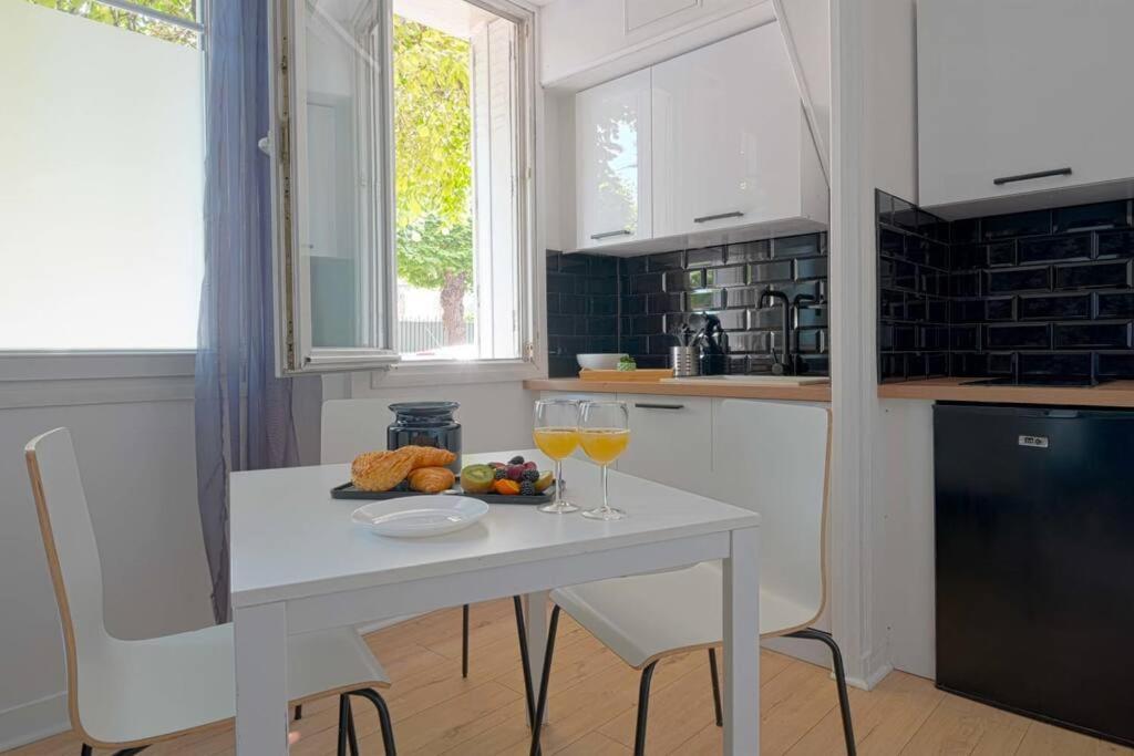 Charmant 2 Pieces A Issy- Les -Moulineaux ภายนอก รูปภาพ